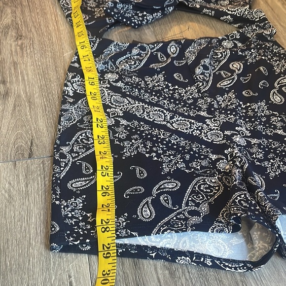 Paisley navy blue,white cut out romper 
Shorts, front tie,Large - Picture 10 of 13